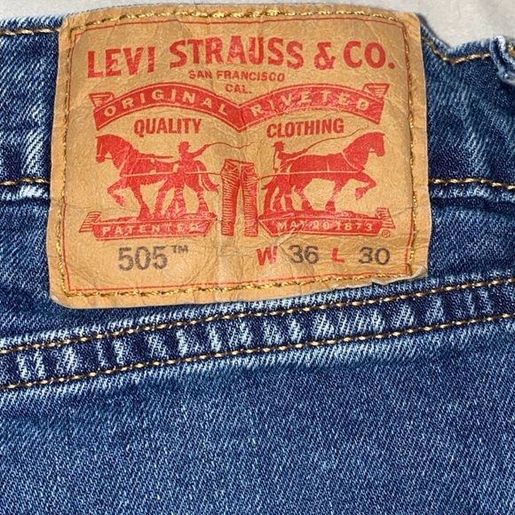 Levi's 505  36x30 Straight Leg Jeans - Picture 3 of 3